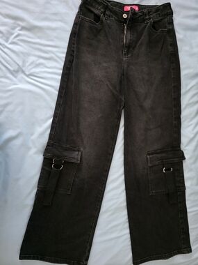 High-Rise Black Wide-Leg Cargo Jeans — Women's